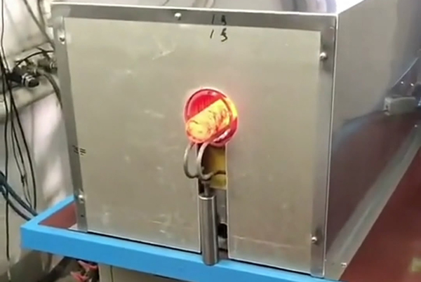 160KW超音頻簡易鍛造加熱爐，一拖二加熱圓柱毛坯鋼材料(圖4)