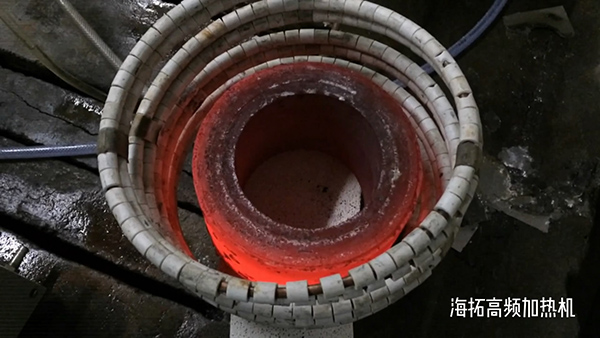 高頻污污网站在线看免费加熱設備加熱大型鐵管試樣