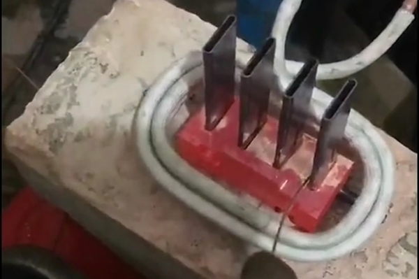 中頻污污网站在线看免费加熱電源的控製係統-故障檢測與保護電路
