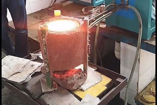 如何操作電加熱爐？